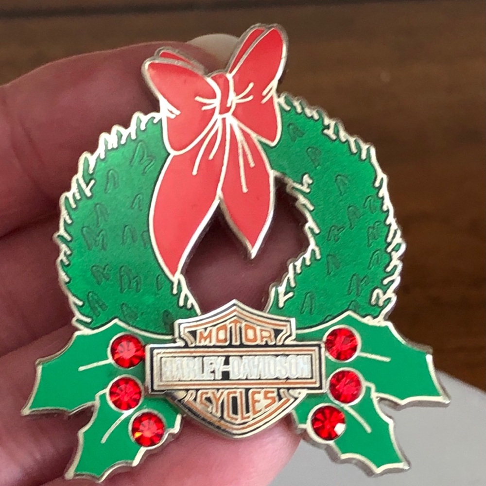 Harley Davidson Christmas Pin or Hat Pin